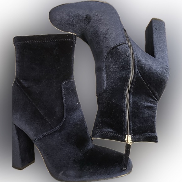 🌟🌟 Steve Madden Edit Royal Blue Navy Velvet Booties Size 9 - Picture 4 of 5